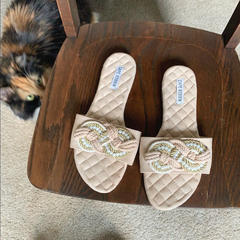 Cape Robin Sz 8.5 slides